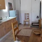 Leucate,dans La Verdure,studio Caverne En Pierre Dans Propriete Securisee * Leucate