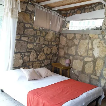 Leucate,dans La Verdure,studio Caverne En Pierre Dans Propriete Securisee