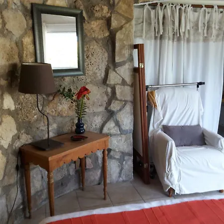 Apartment Leucate,dans La Verdure,studio Caverne En Pierre Dans Propriete Securisee *