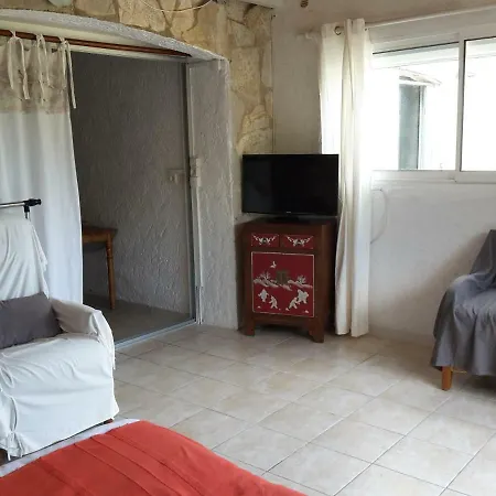 Leucate,dans La Verdure,studio Caverne En Pierre Dans Propriete Securisee * Leucate