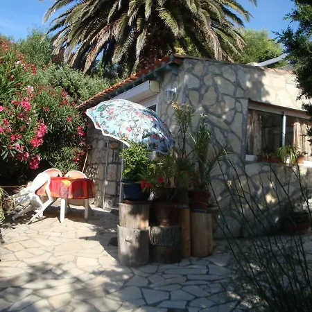 Leucate,dans La Verdure,studio Caverne En Pierre Dans Propriete Securisee Apartment
