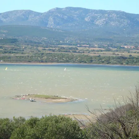 Apartment Leucate,dans La Verdure,studio Caverne En Pierre Dans Propriete Securisee Leucate