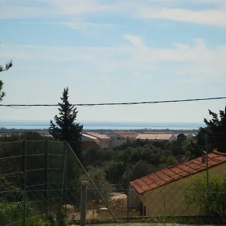 Apartment Leucate,dans La Verdure,studio Caverne En Pierre Dans Propriete Securisee
