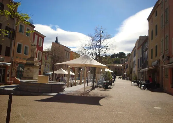 Apartment Leucate,dans La Verdure,studio Caverne En Pierre Dans Propriete Securisee *