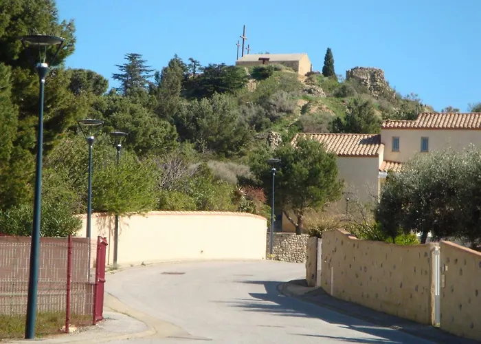 Apartment Leucate,dans La Verdure,studio Caverne En Pierre Dans Propriete Securisee *